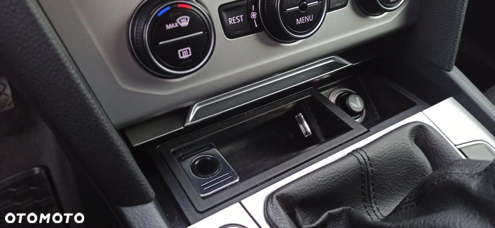 Volkswagen Passat - 33