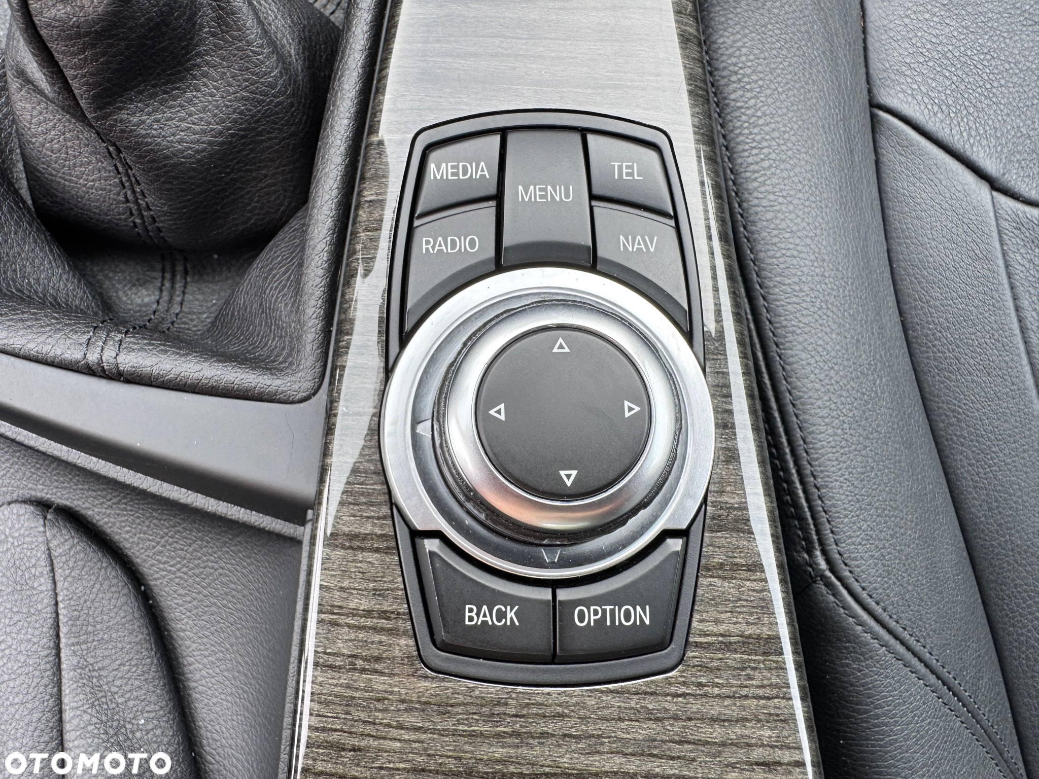 BMW Seria 3 318d Luxury Line - 29