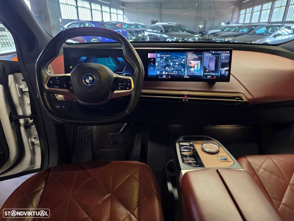 BMW iX xDrive 40 Pack Desportivo - 19