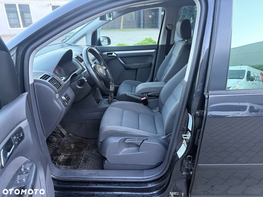 Volkswagen Touran 2.0 TDI DPF Highline - 11