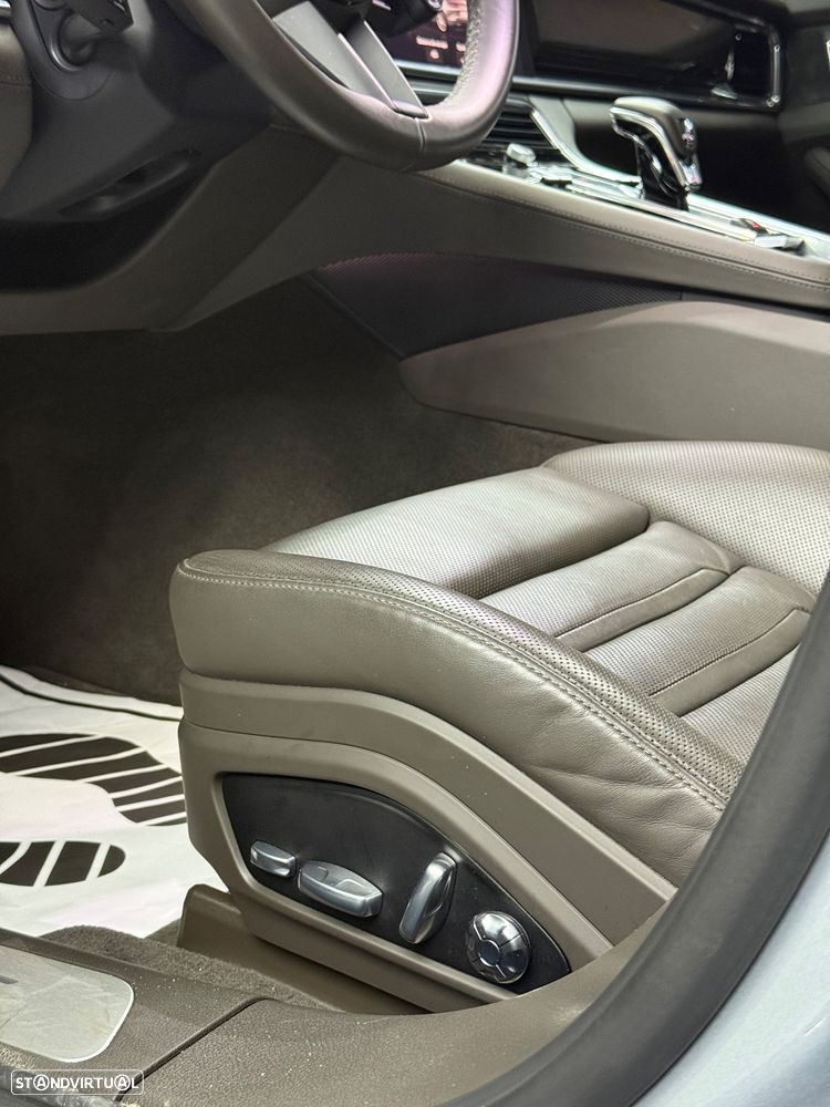 Porsche Panamera Sport Turismo 4S E-Hybrid - 13