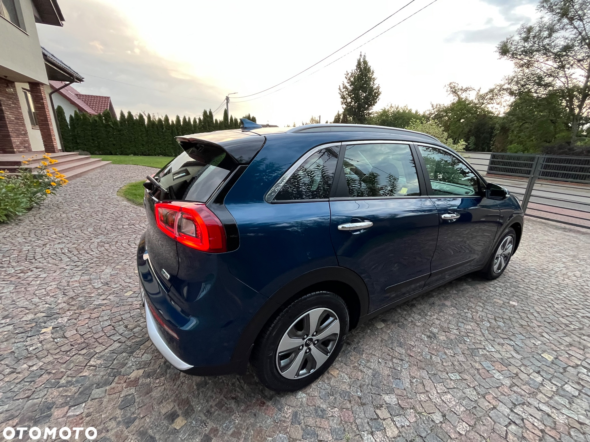 Kia Niro 1.6 GDI Hybrid L - 8