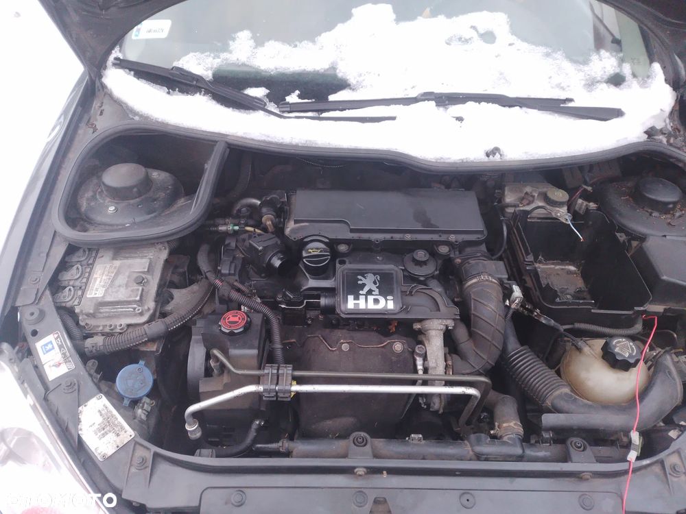 PEUGEOT 206  1.4 HDi 70 (DV4TD)- LAMPA TYŁ PRAWA LEWA - 26