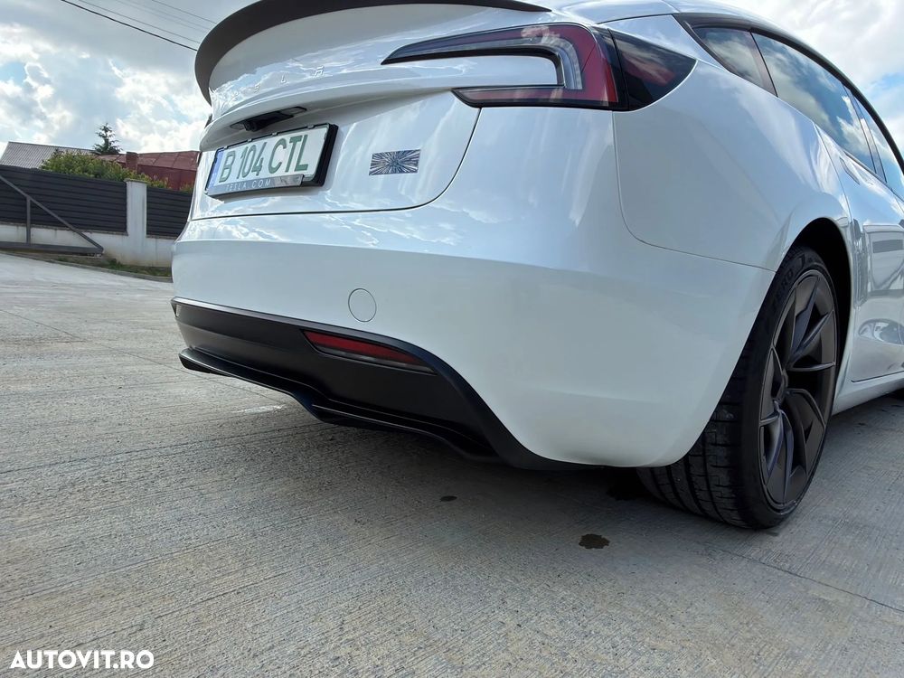 Tesla Model 3 - 7