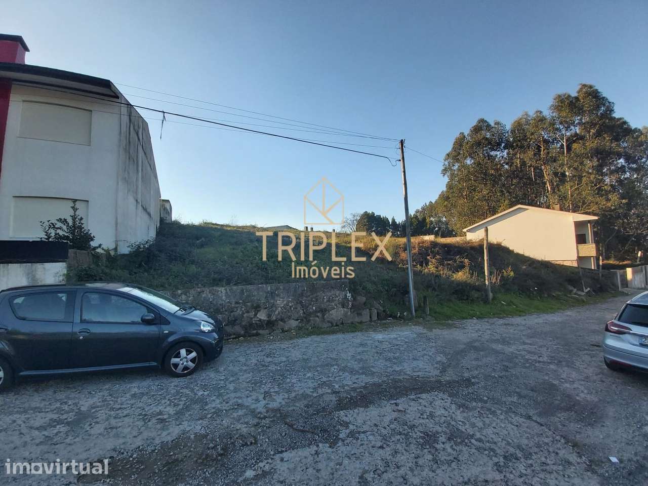 Terreno com vistas desafogadas, Uma ou Duas Moradias - Grande imagem: 3/9