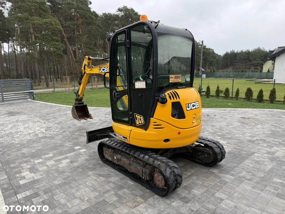 JCB 8025 - 3