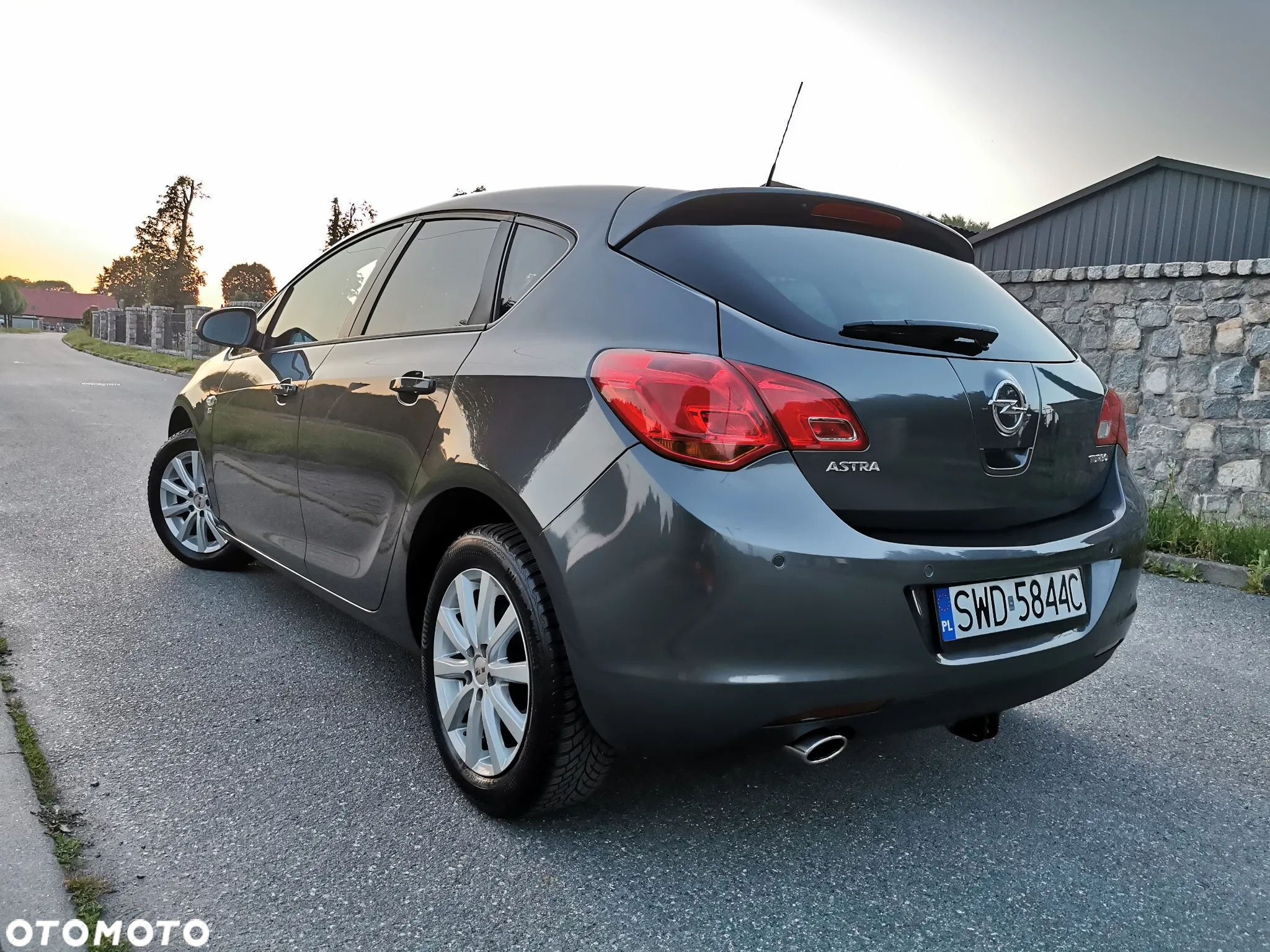 Opel Astra 1.4 Turbo 150 Jahre - 4