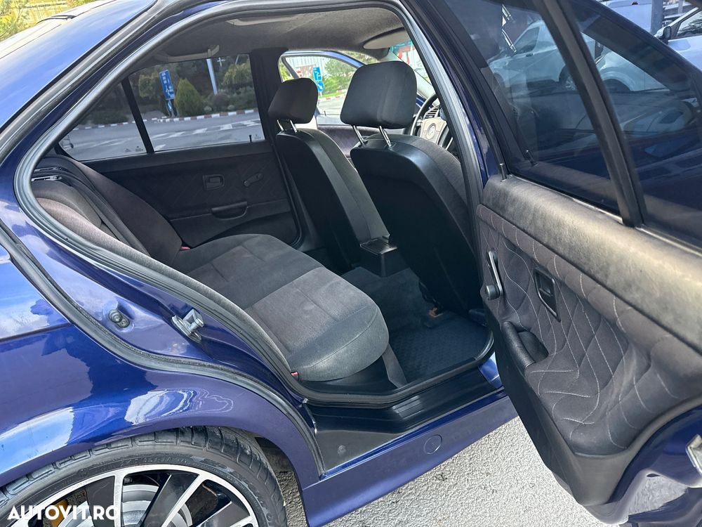 BMW Seria 3 - 12