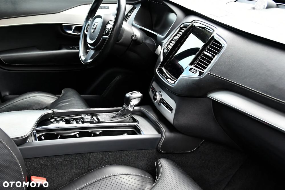 Volvo XC 90 D5 SCR AWD Inscription 7os - 13