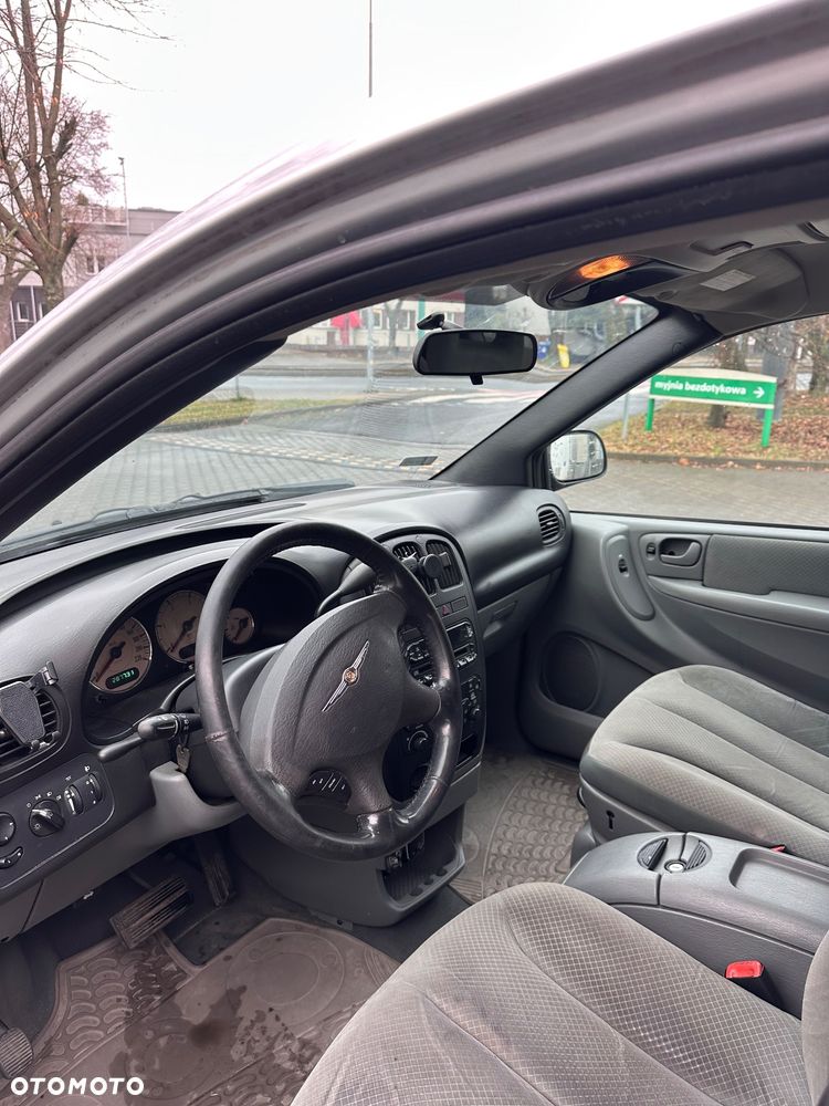 Chrysler Voyager 2.8 LX CRD - 10
