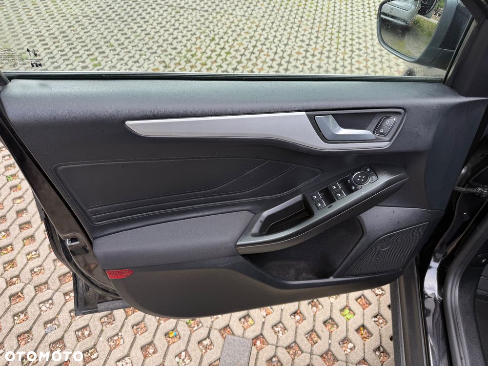 Ford Focus 1.5 EcoBlue Start-Stopp-System TITANIUM - 10