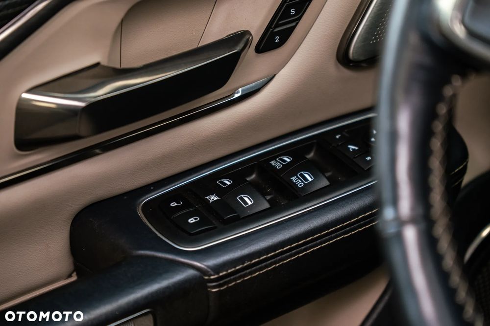 RAM 1500 Crew Cab Limited - 32