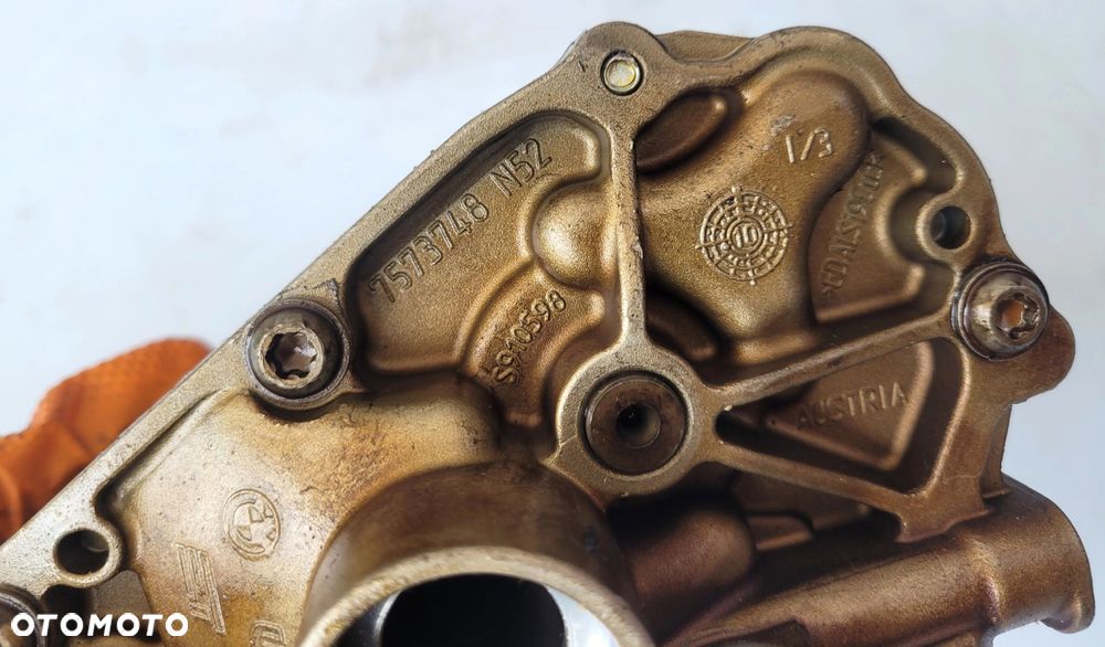 POMPA OLEJU BMW E89 E90 E92 F01 F02 F10 F11 F25 N52B30 3.0B 7573748 - 4