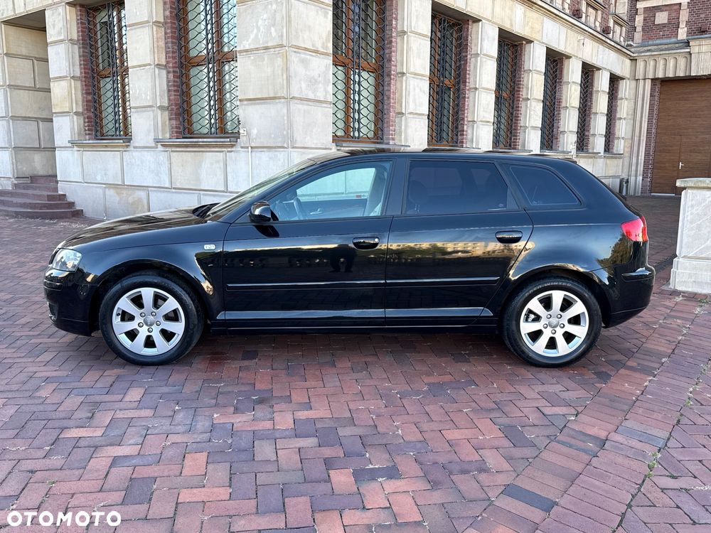 Audi A3 1.6 Ambiente - 3
