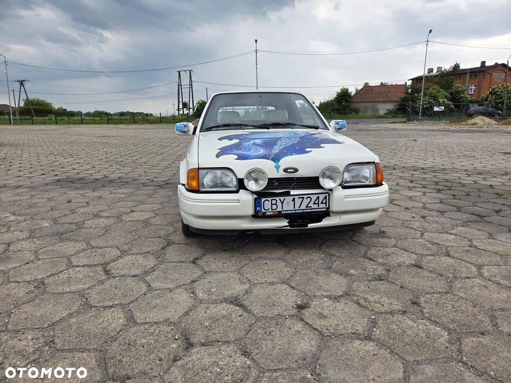 Ford Escort 1.6 Ghia - 7