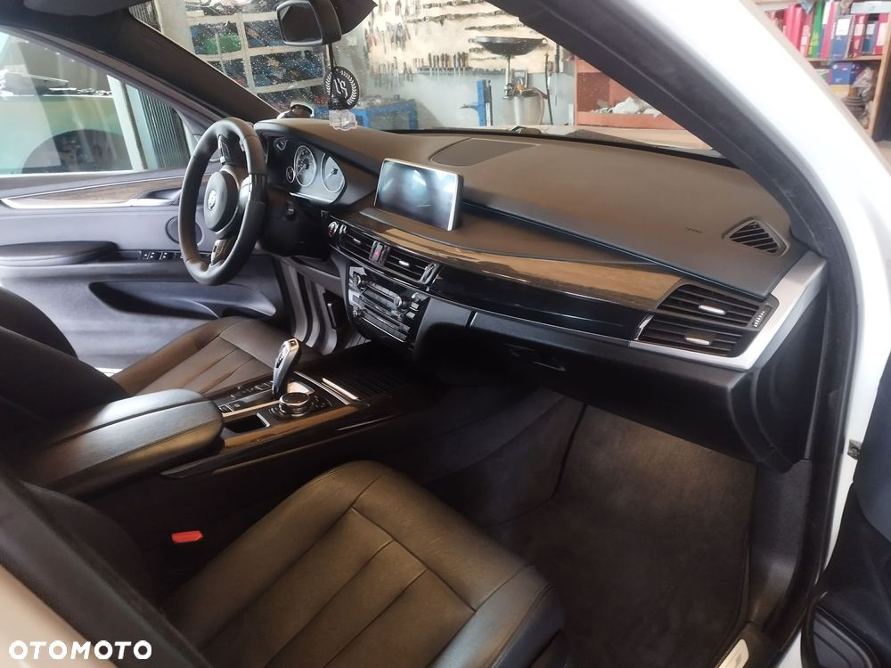 BMW X5 xDrive35i - 10