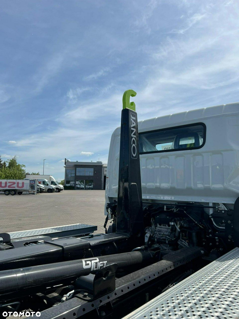 Mitsubishi Fuso - 6