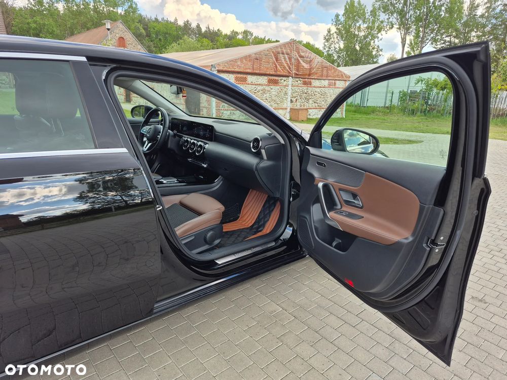 Mercedes-Benz Klasa A 250 7G-DCT Progressive - 31