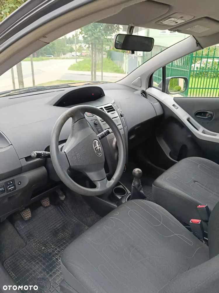 Toyota Yaris 1.0 Terra - 6