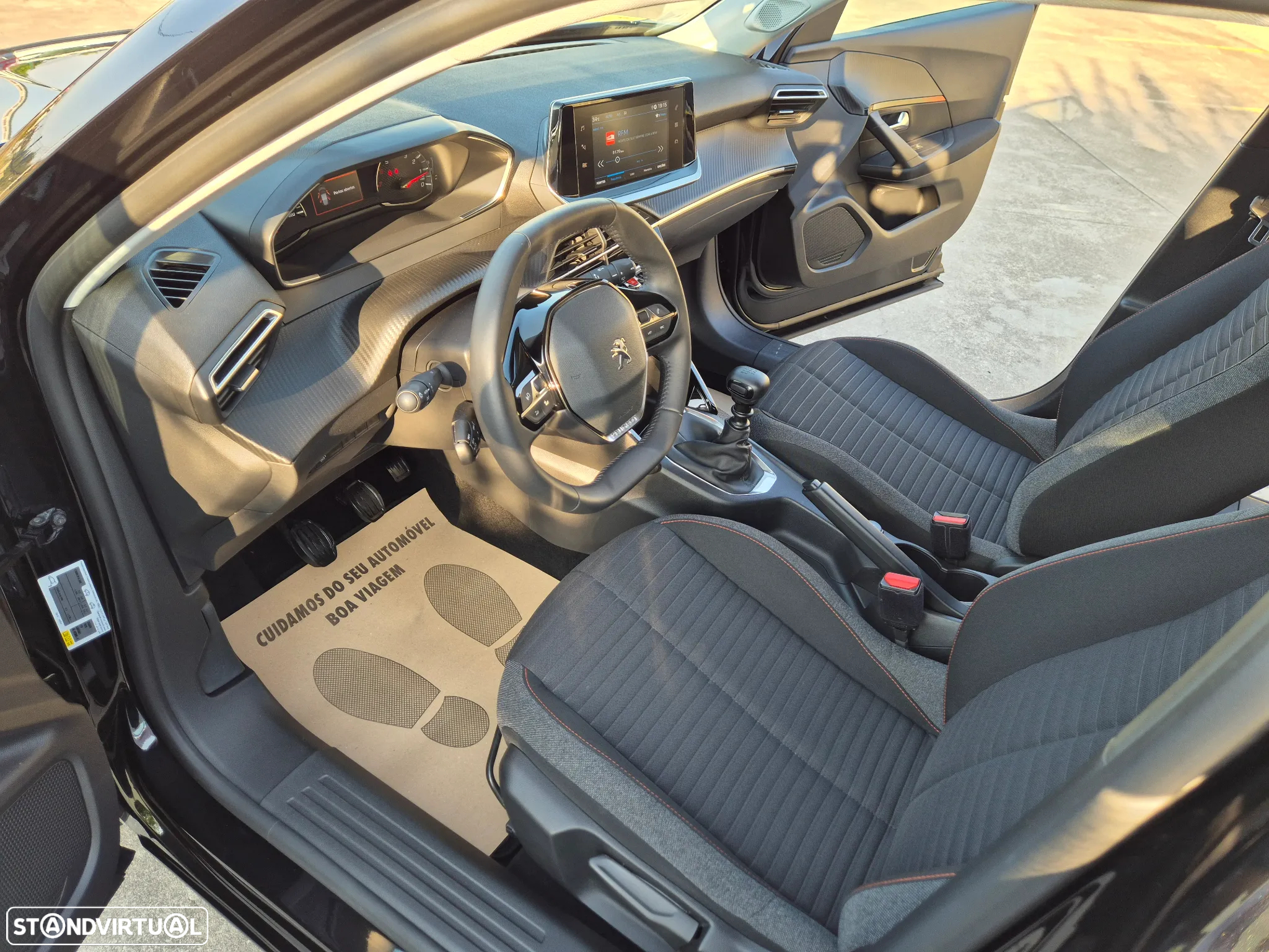 Peugeot 2008 1.2 PureTech Active Pack - 20