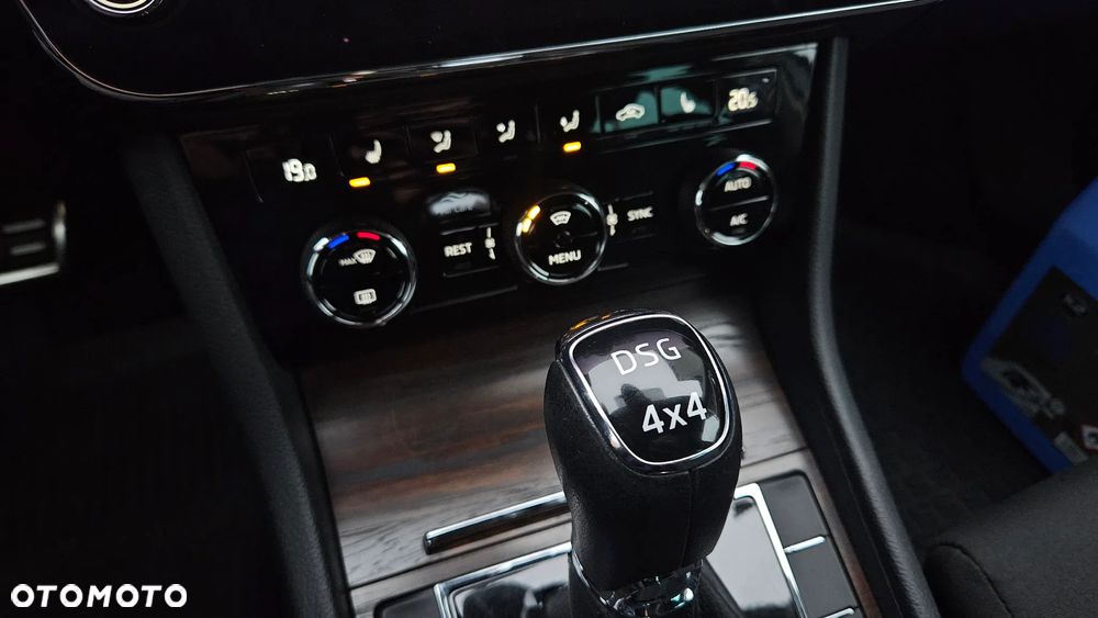 Skoda Superb 2.0 TDI SCR 4x4 Scout DSG - 34
