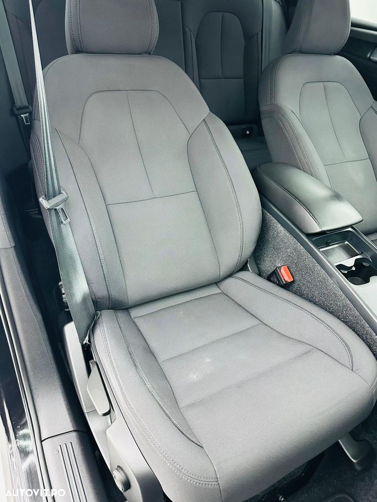 Volvo XC 40 T2 Momentum Core - 24