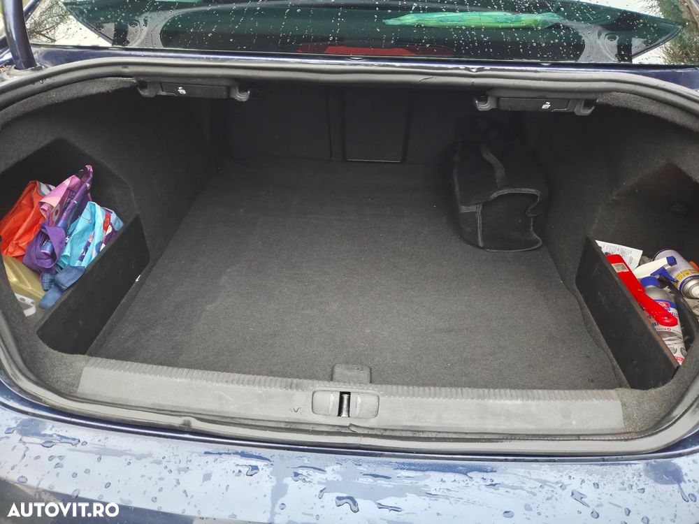 Volkswagen Passat Variant 2.0 TDI 4Motion BlueMotion Technology Comfortline DSG - 17