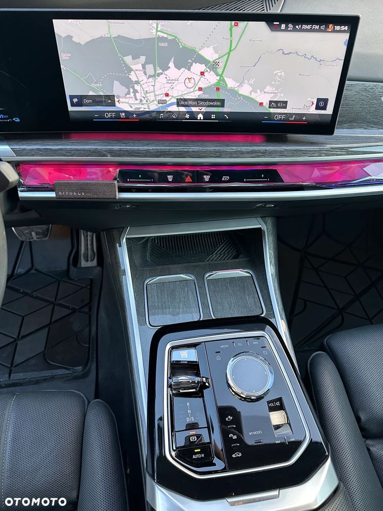 BMW Seria 7 - 10