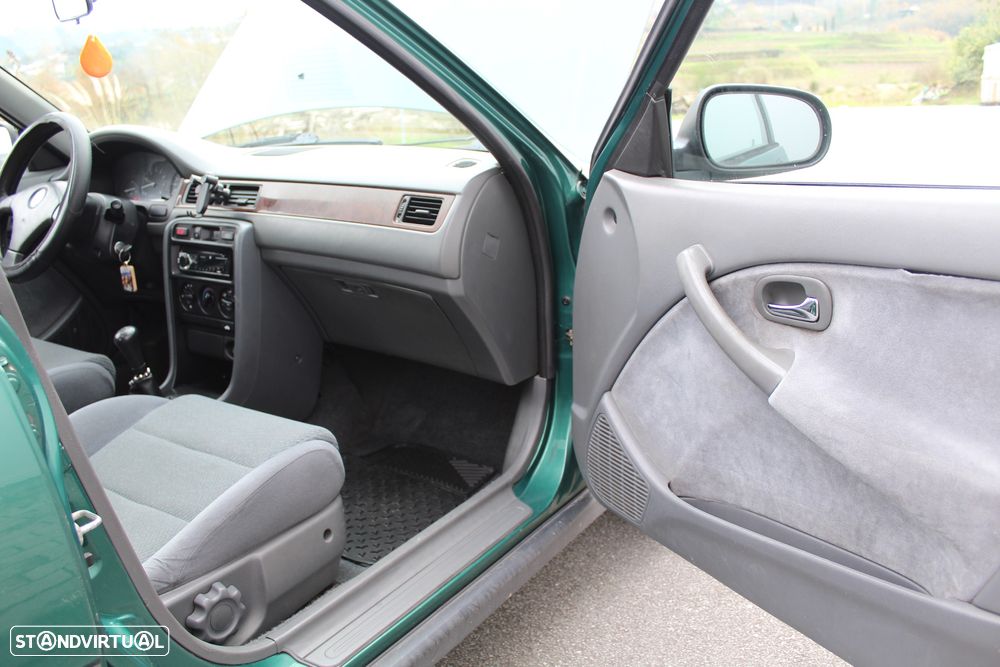 Honda Civic 1.4i - 16