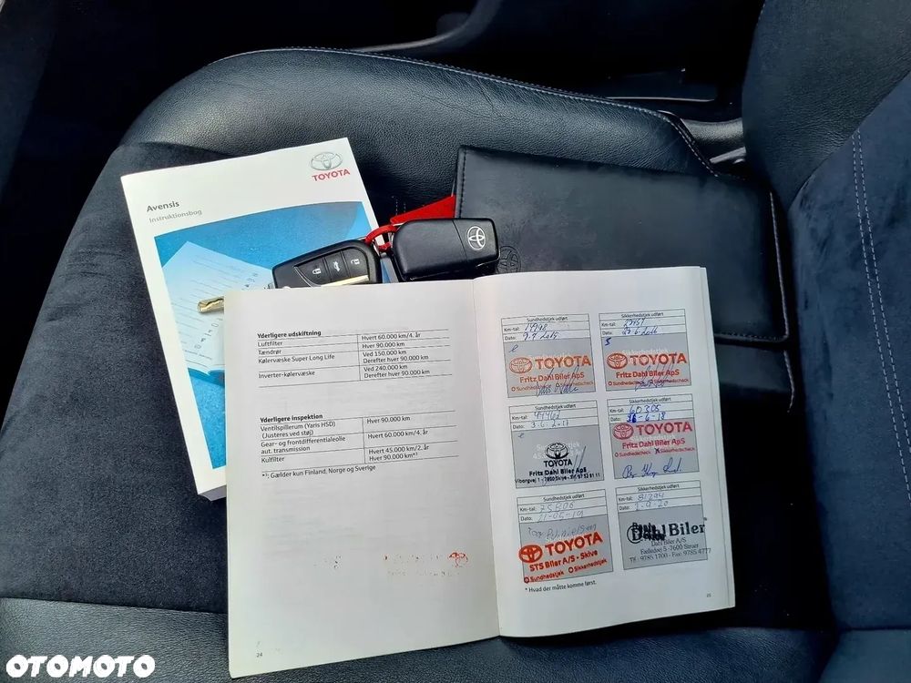 Toyota Avensis 1.8 Premium - 23