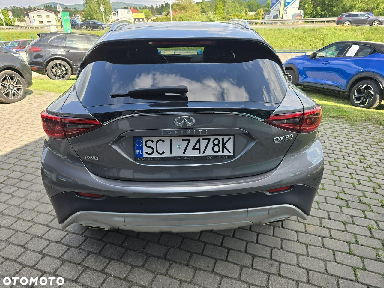Infiniti QX30 2.0t Premium AWD 7DCT - 5