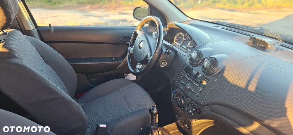 Chevrolet Aveo - 14