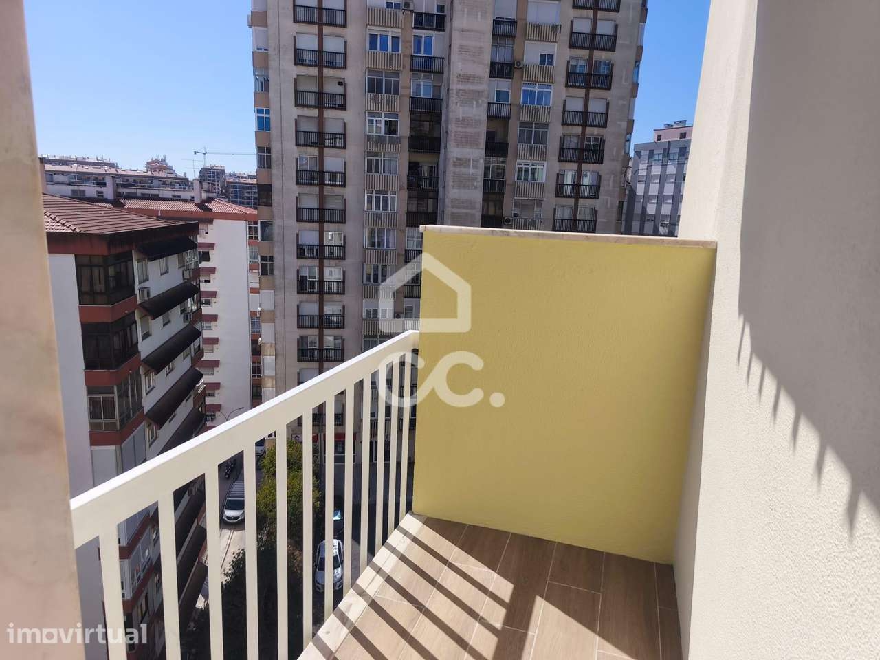T3 Renovado com 3 Varandas na Amadora - Grande imagem: 5/44