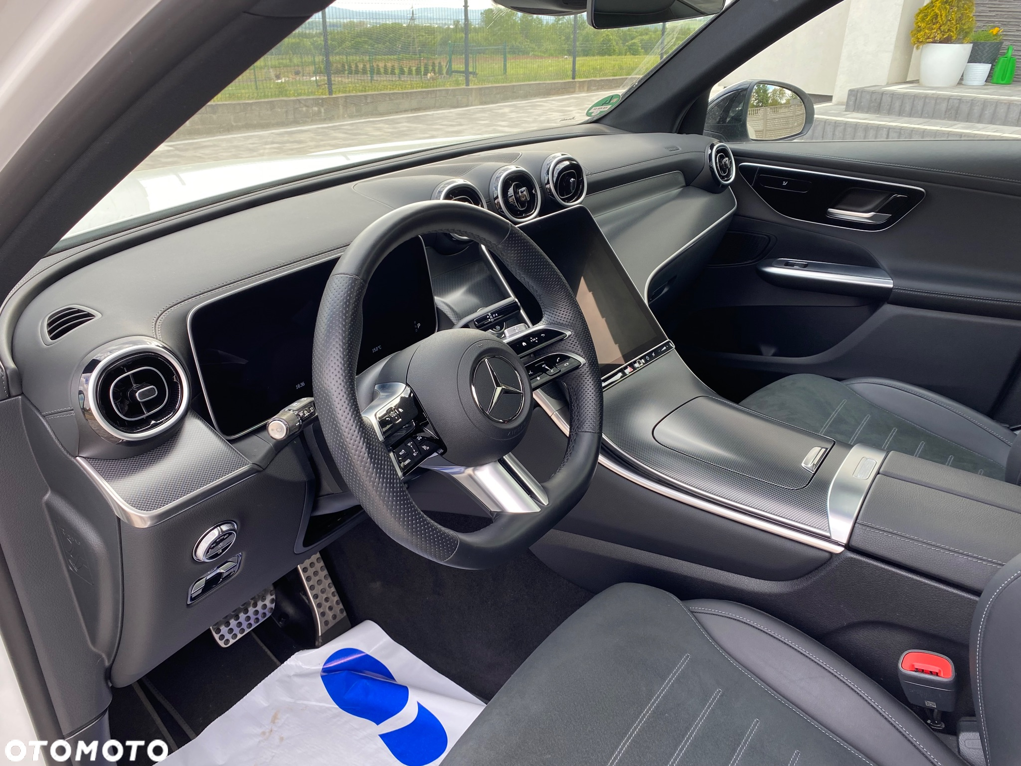 Mercedes-Benz GLC 200 4Matic 9G-TRONIC AMG Line Advanced - 21