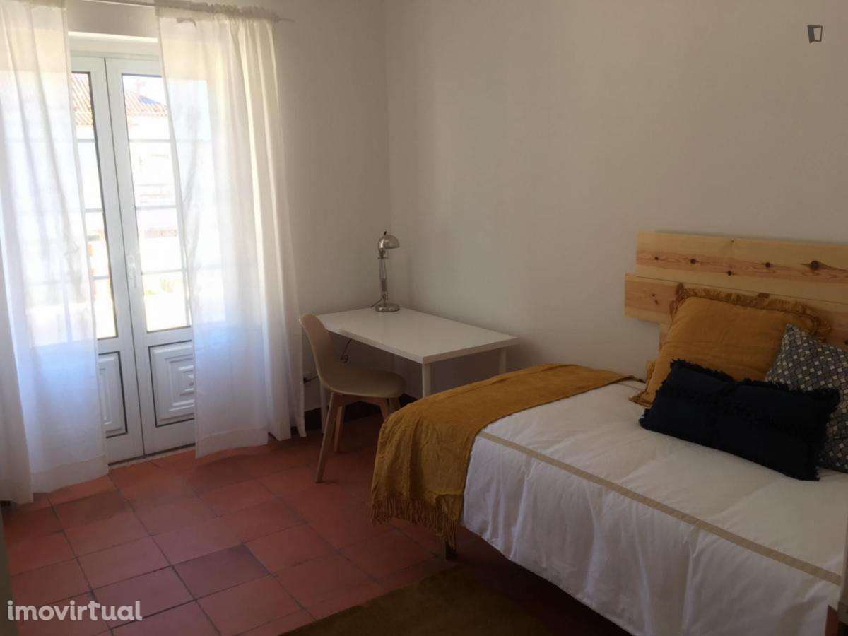 Quarto - localizado em Oeiras Lisbon - Grande imagem: 5/20