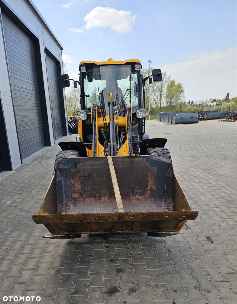 JCB 407 AGRI 2022r - 8