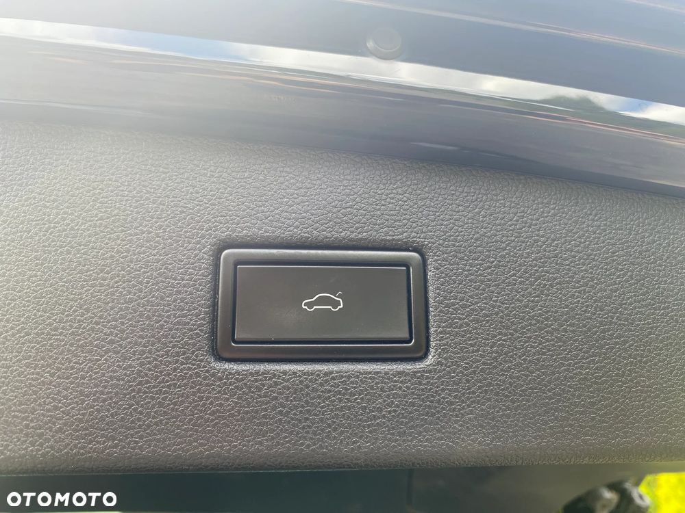 Volkswagen Tiguan 2.0 TDI SCR Elegance - 28