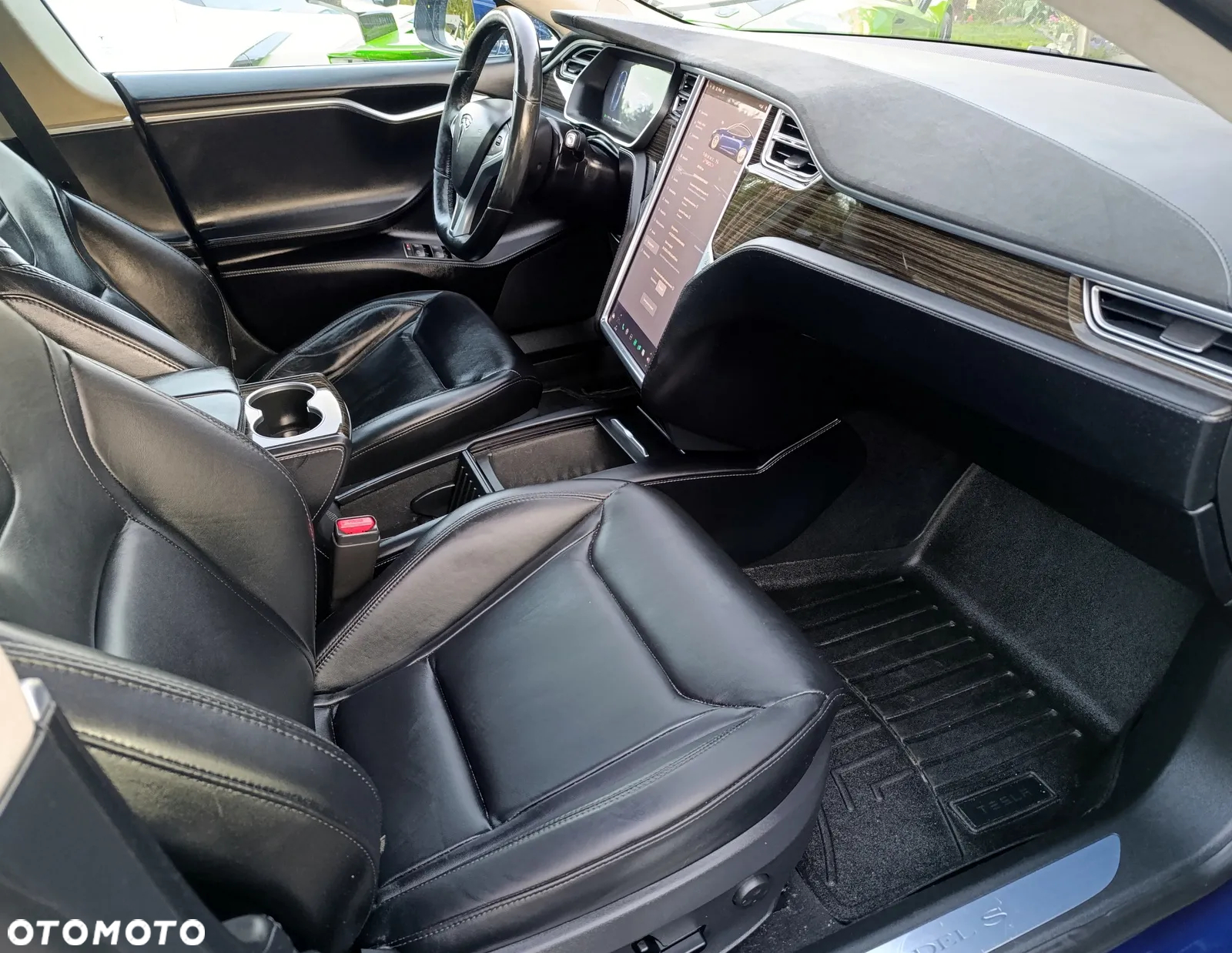 Tesla Model S Performance - 12