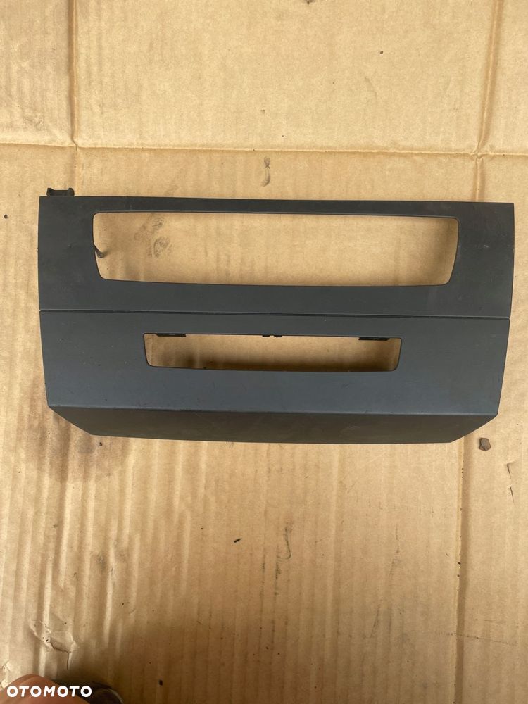 ramka deski rozdzielczej bmw e90 e91 e92 e93 navi 6958411 czarna - 1