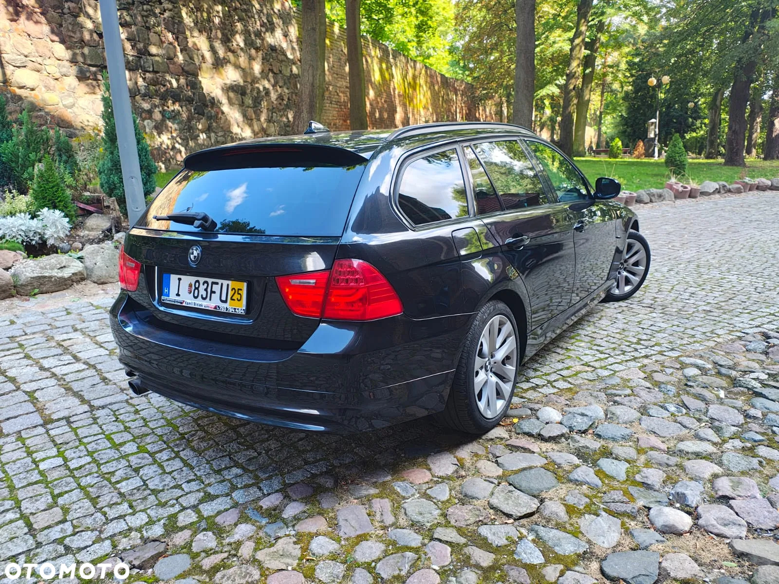 BMW Seria 3 318i Touring - 13