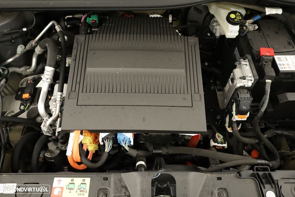 Peugeot e-2008 54 kWh Allure - 24