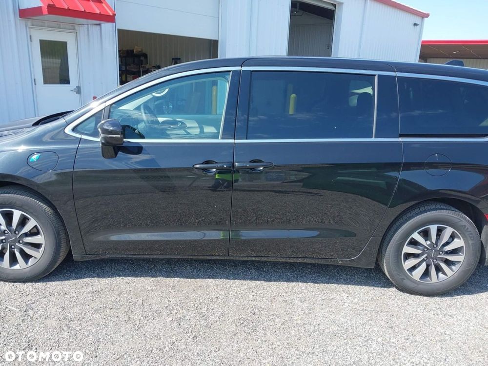 Chrysler Pacifica - 5