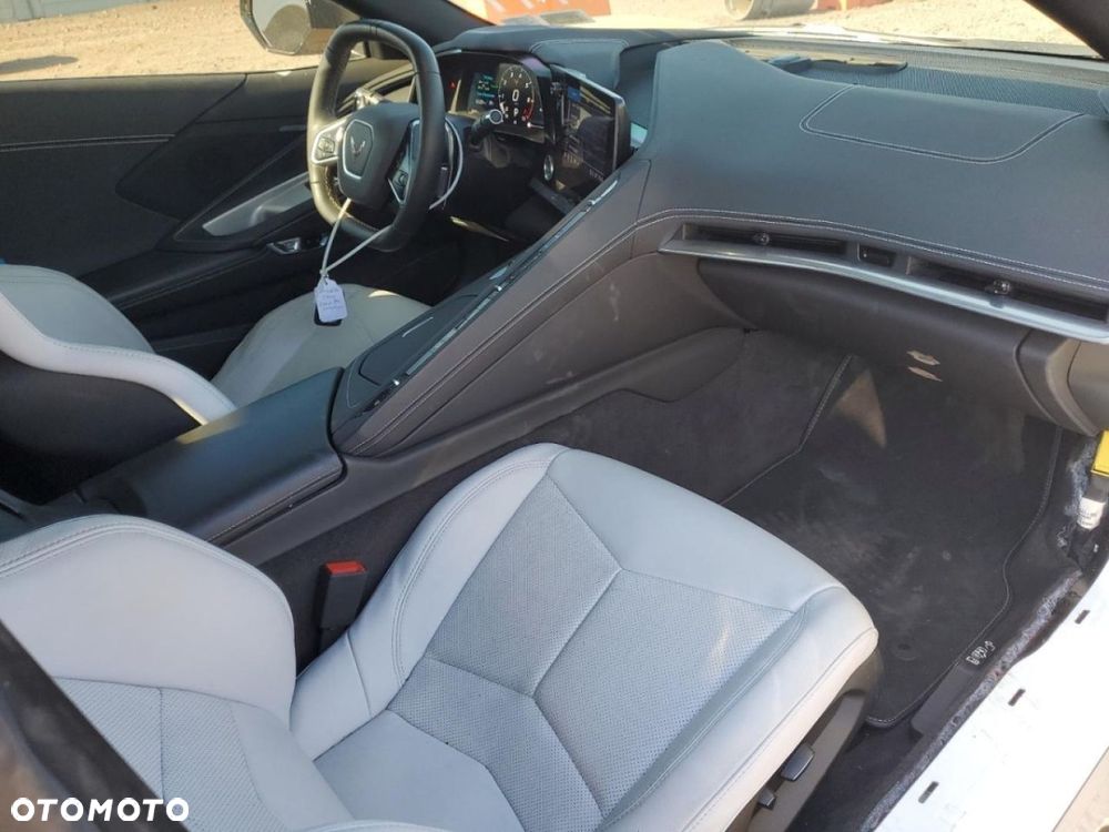 Chevrolet Corvette - 8
