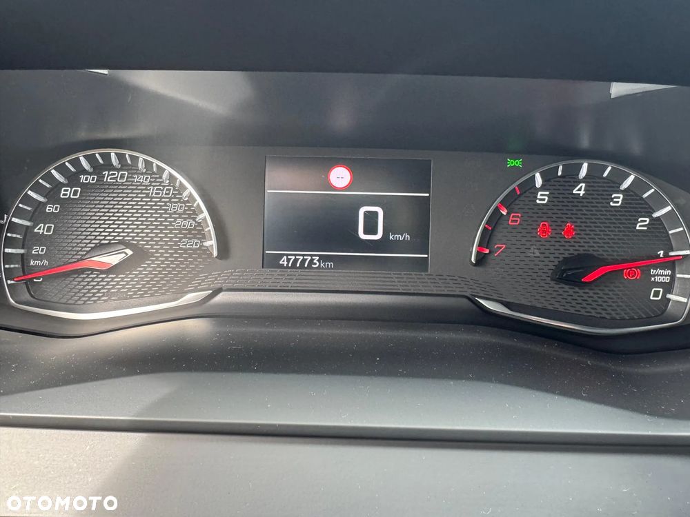 Peugeot 2008 1.2 PureTech Allure S&S - 8