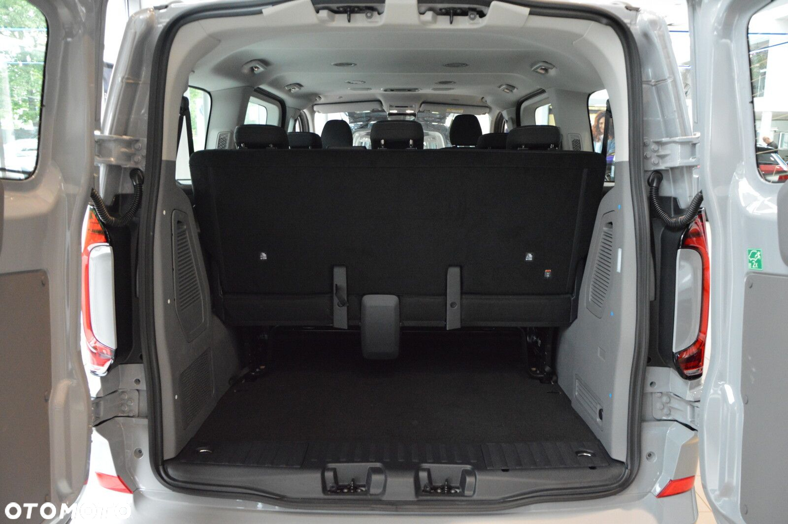 Volkswagen Caravelle Life - 38