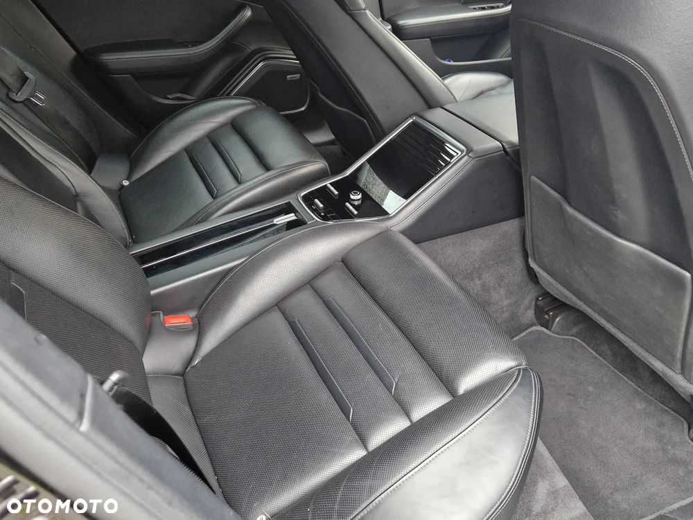 Porsche Panamera 4S - 10