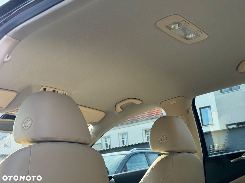Volkswagen Passat 2.0 TDI DPF BlueMotion Technology Highline - 16