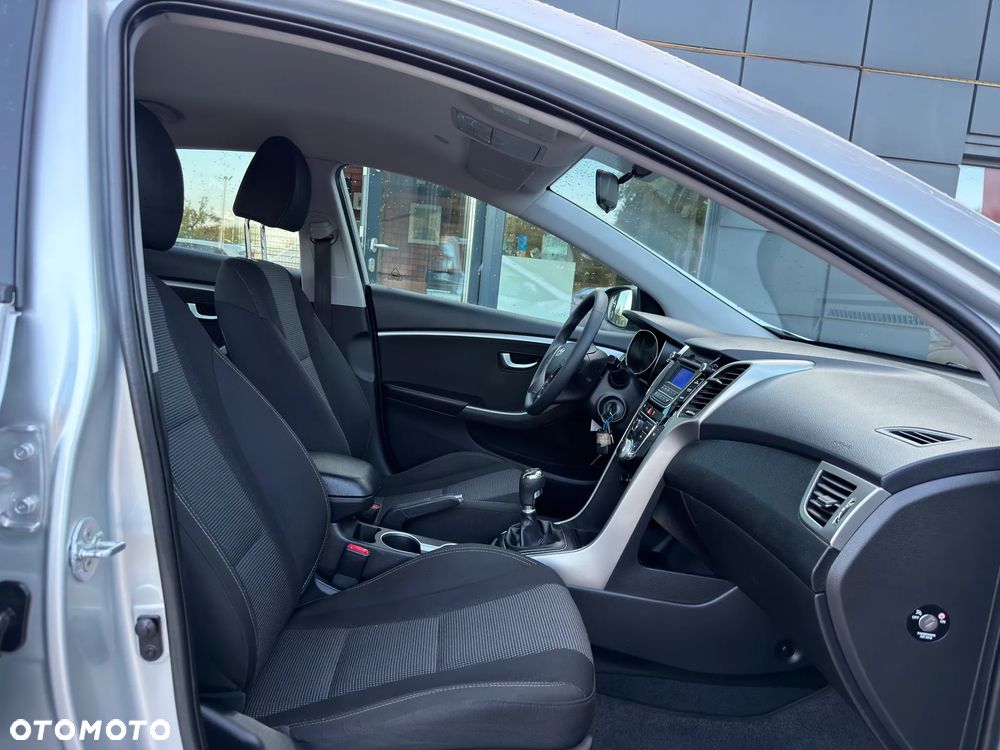 Hyundai i30 1.6 GDI Premium - 28