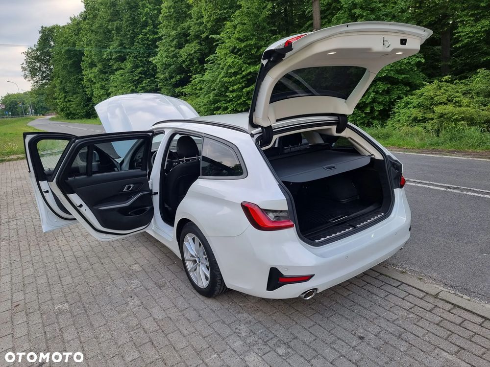 BMW Seria 3 320d Edition Luxury Line Purity - 28