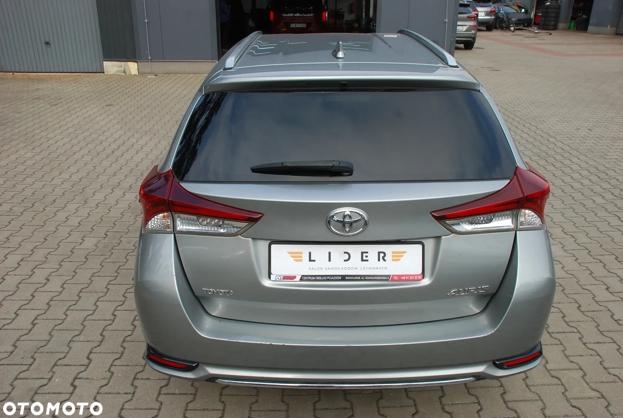 Toyota Auris 1.6 D-4D Touring Sports Edition S+ - 6